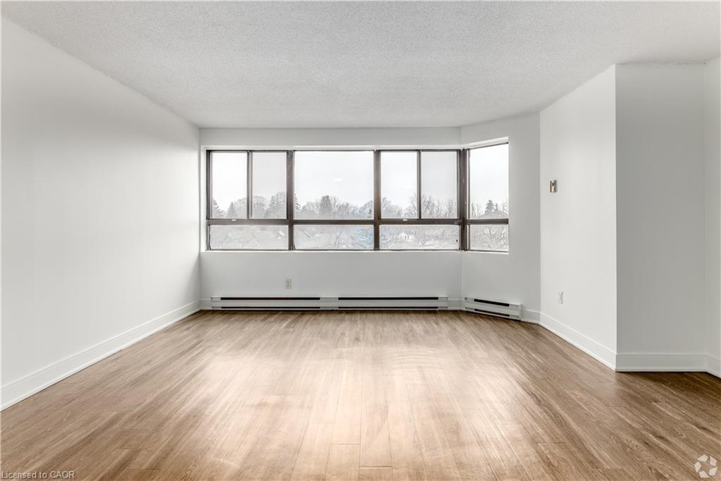 0033-565 Belmont Avenue W Property Photo 3