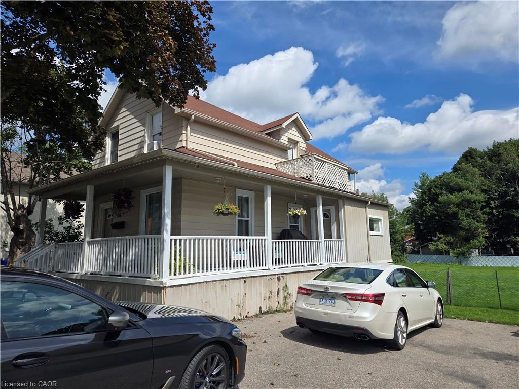 841 Duke Street Property Photo 2