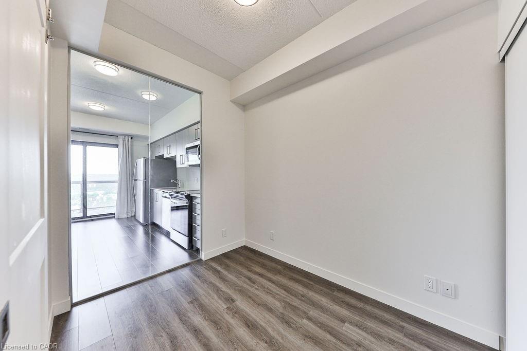 1806-15 Queen Street Property Photo 8