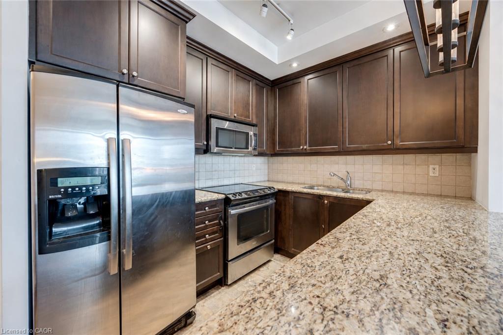 2403-628 Fleet Street Property Photo 4