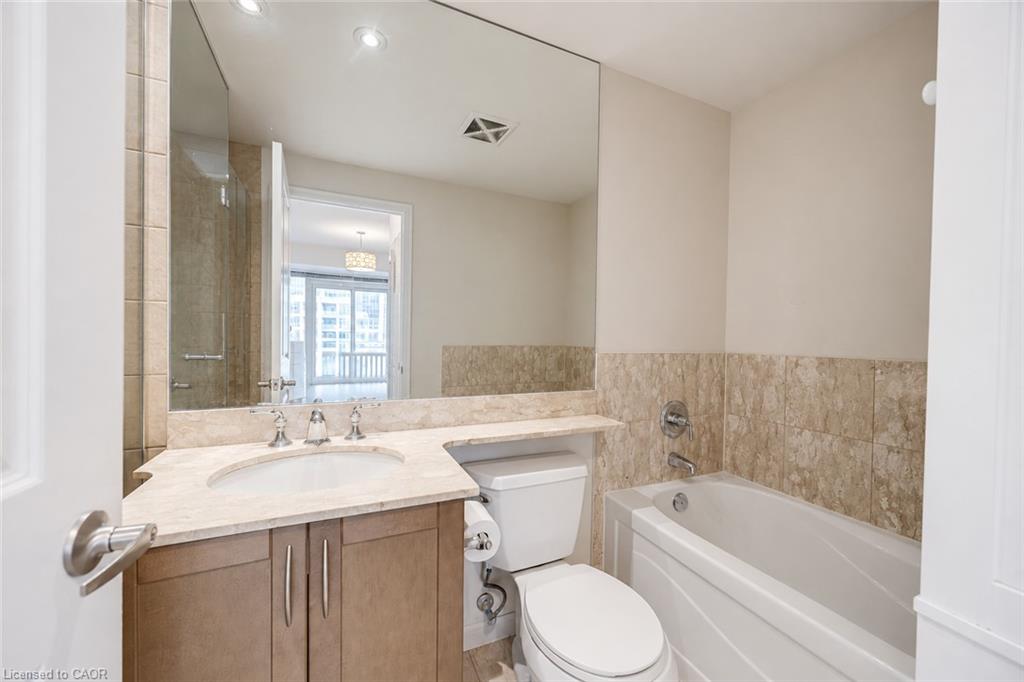 2403-628 Fleet Street Property Photo 7