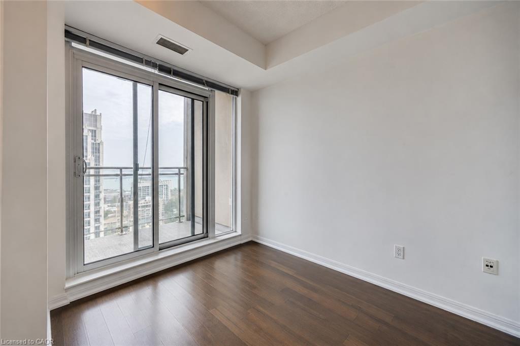 2403-628 Fleet Street Property Photo 8