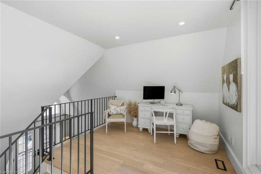 305 Randall Street Property Photo 19