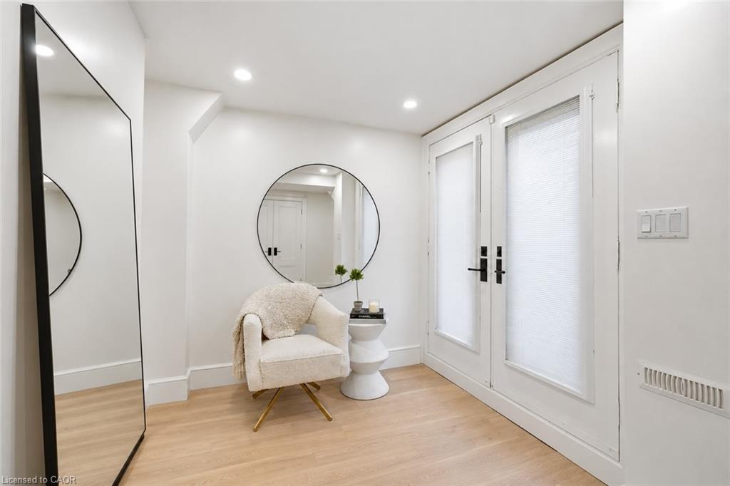 305 Randall Street Property Photo 24