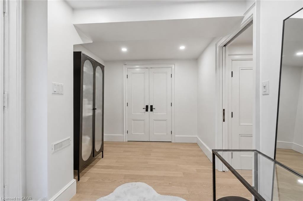 305 Randall Street Property Photo 25
