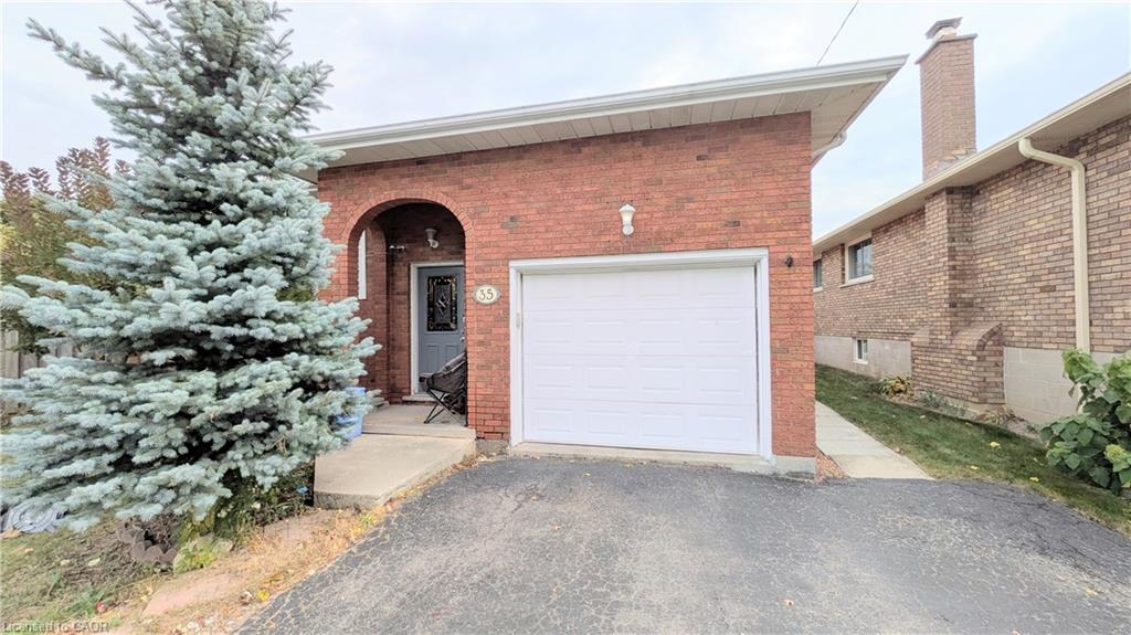 35 Leaway Avenue Property Photo 1