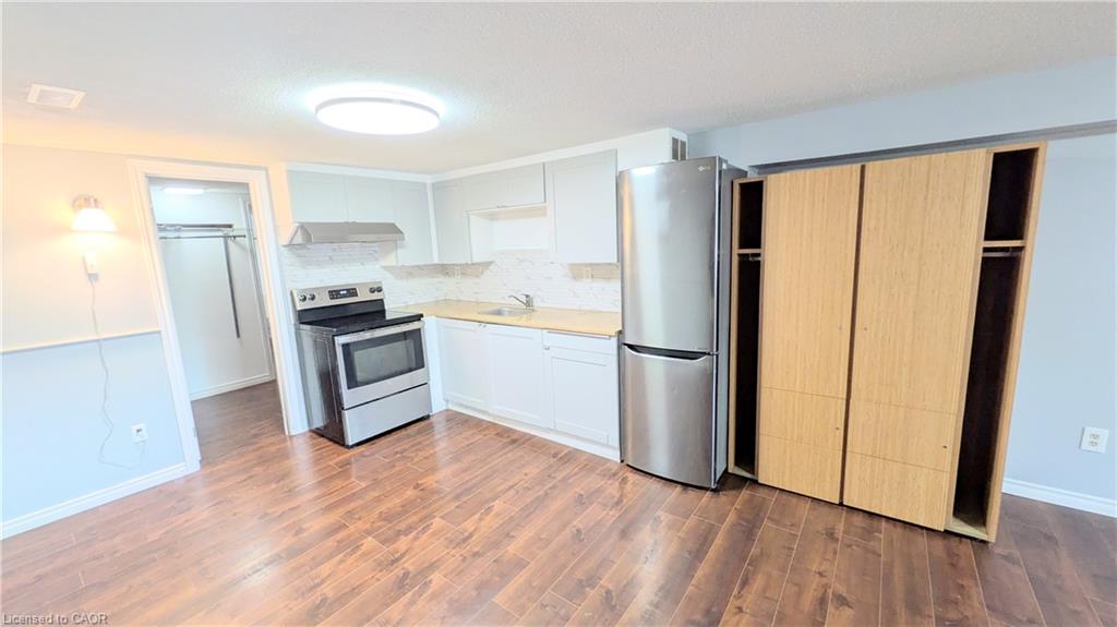 35 Leaway Avenue Property Photo 5