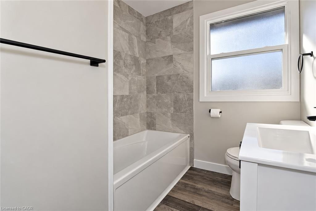 134 Oakside Street Property Photo 6