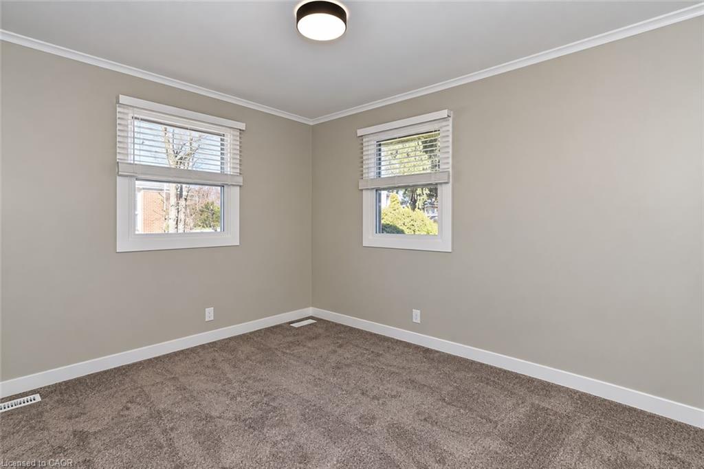 134 Oakside Street Property Photo 7