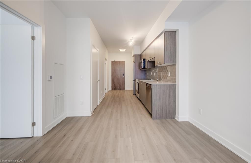 2005-25 Wellington Street S Property Photo 18