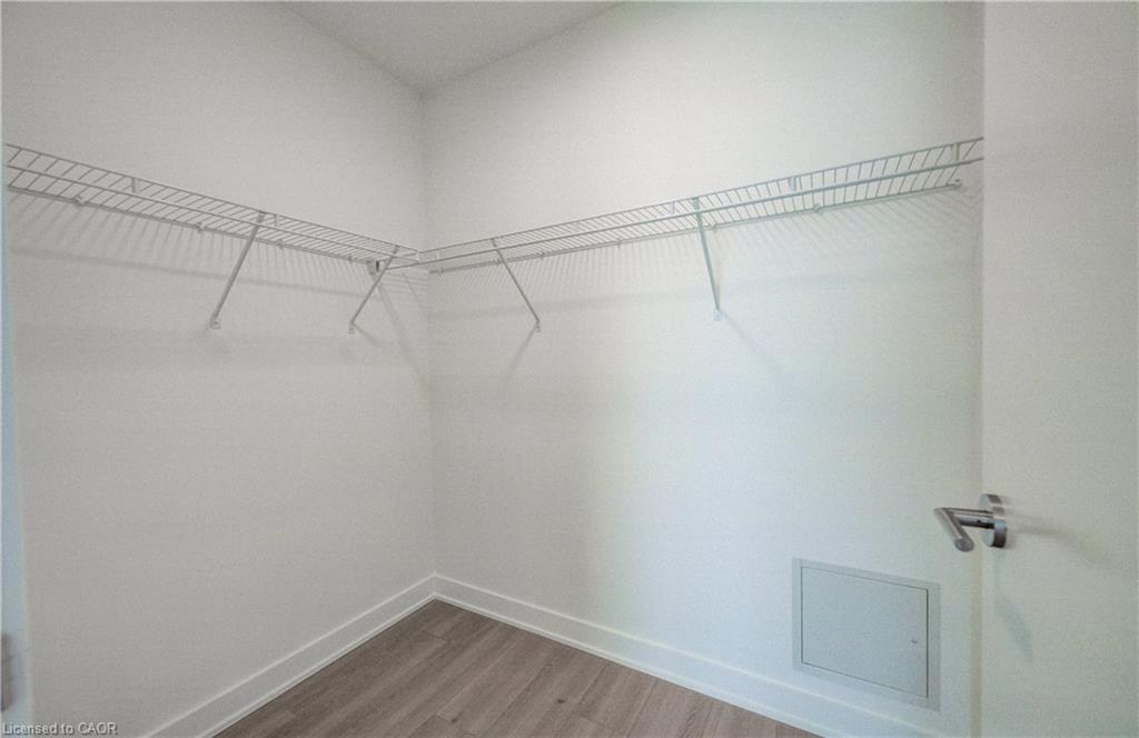2005-25 Wellington Street S Property Photo 23