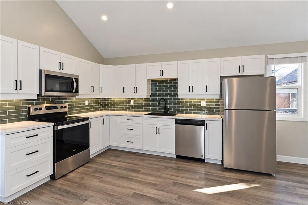 134 Oakside Street Property Photo 14