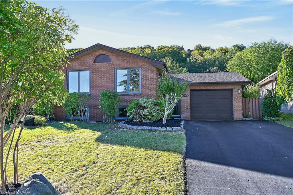 100 Marcella Crescent Property Photo 1