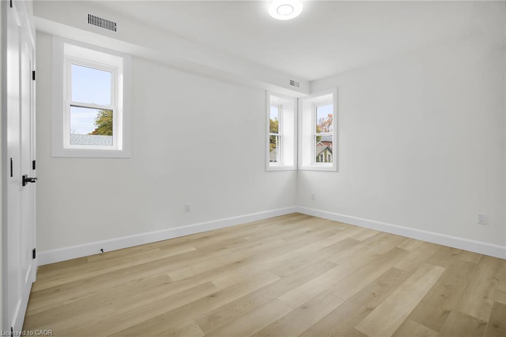 2-74a Church Street Property Photo 25