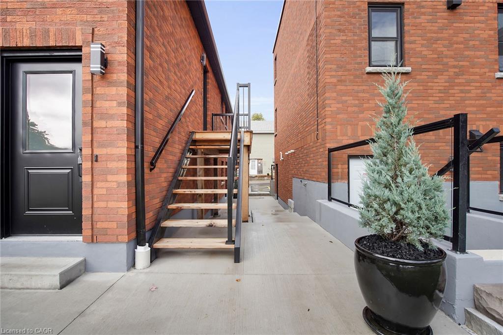2-74a Church Street Property Photo 33