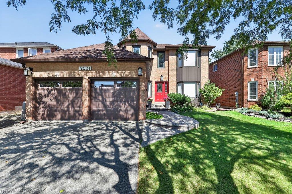 2071 Oxford Avenue Property Photo 1