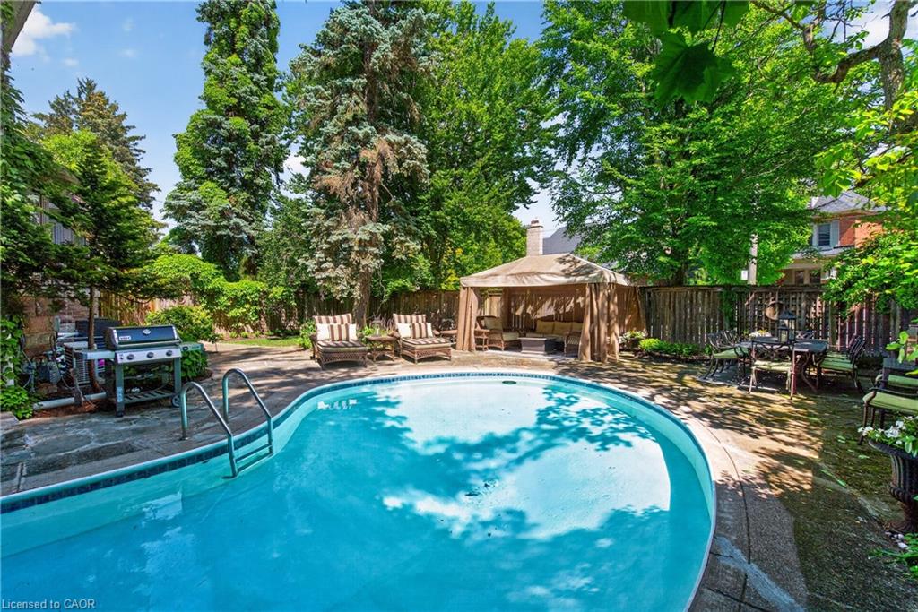 74 Oak Knoll Drive Property Photo 2