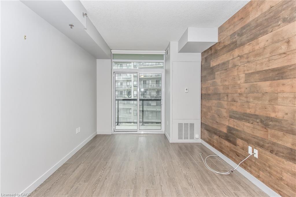 601-150 Water Street N Property Photo 7