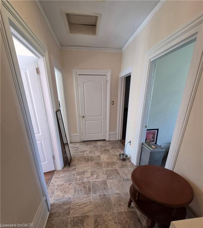20 Carleton Street N Property Photo 14