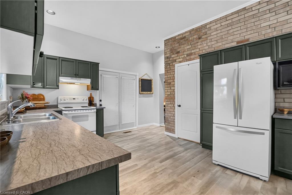 14 Elgin Street W Property Photo 23