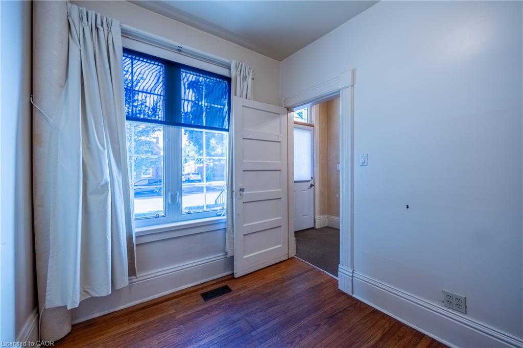 33 Palmerston Avenue Property Photo 9