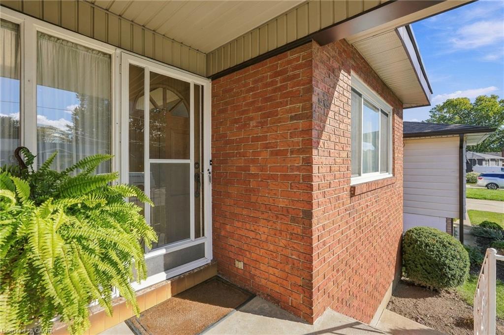 32 San Fernando Drive Property Photo 6
