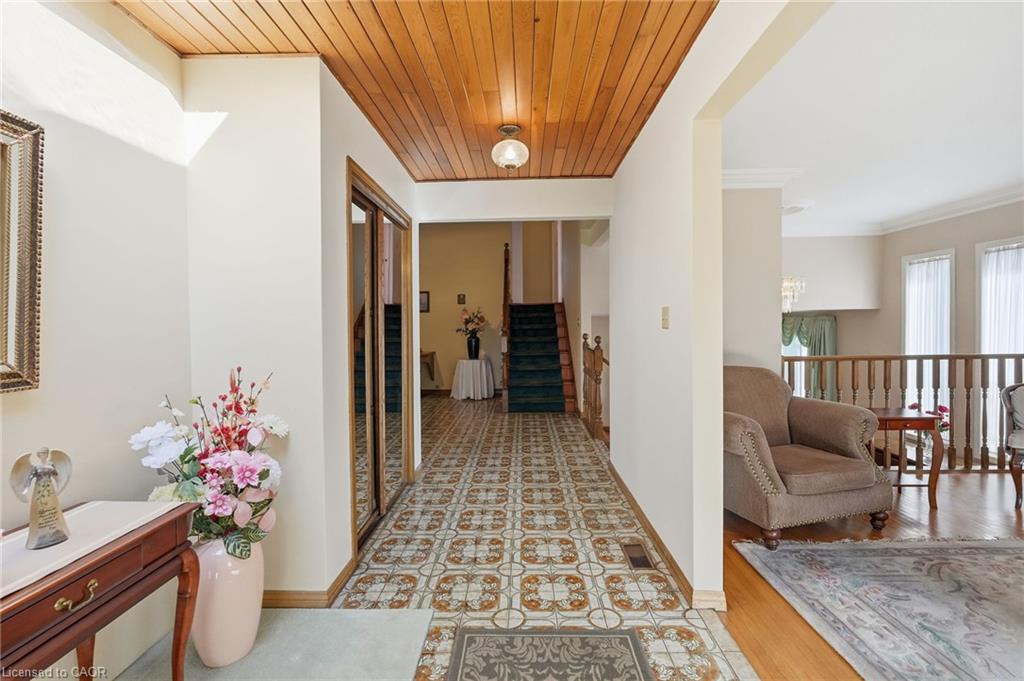 32 San Fernando Drive Property Photo 8
