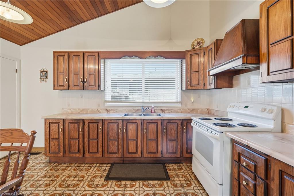32 San Fernando Drive Property Photo 15