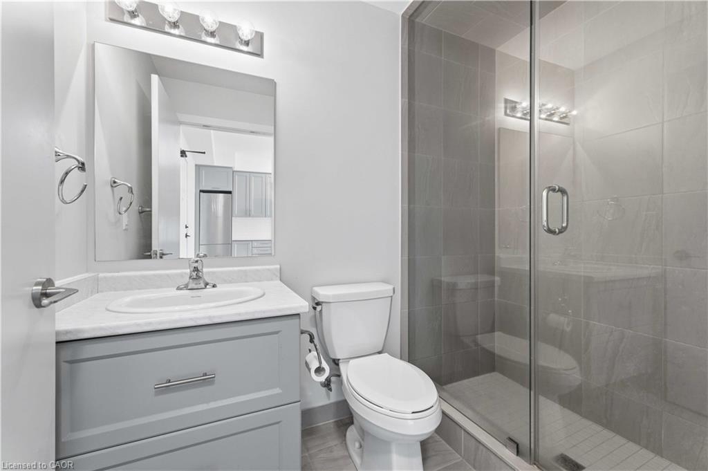 422-600 North Service Road Property Photo 25