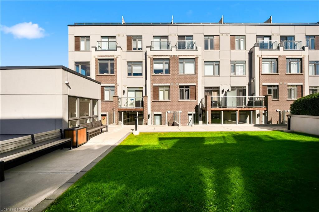 117-3078 Sixth Line Property Photo 3