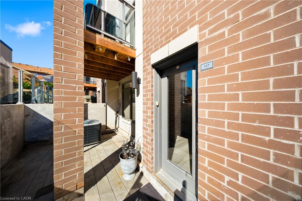 117-3078 Sixth Line Property Photo 6