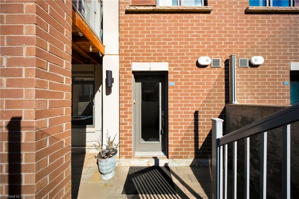 117-3078 Sixth Line Property Photo 7