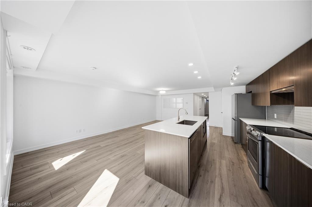 117-3078 Sixth Line Property Photo 9