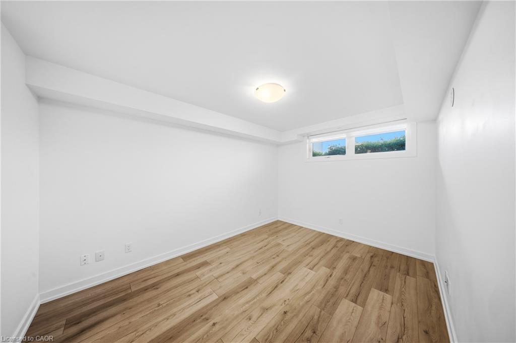 117-3078 Sixth Line Property Photo 26