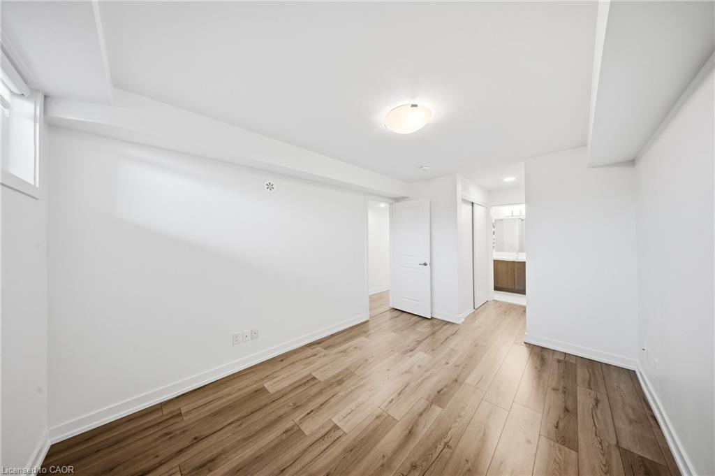 117-3078 Sixth Line Property Photo 28
