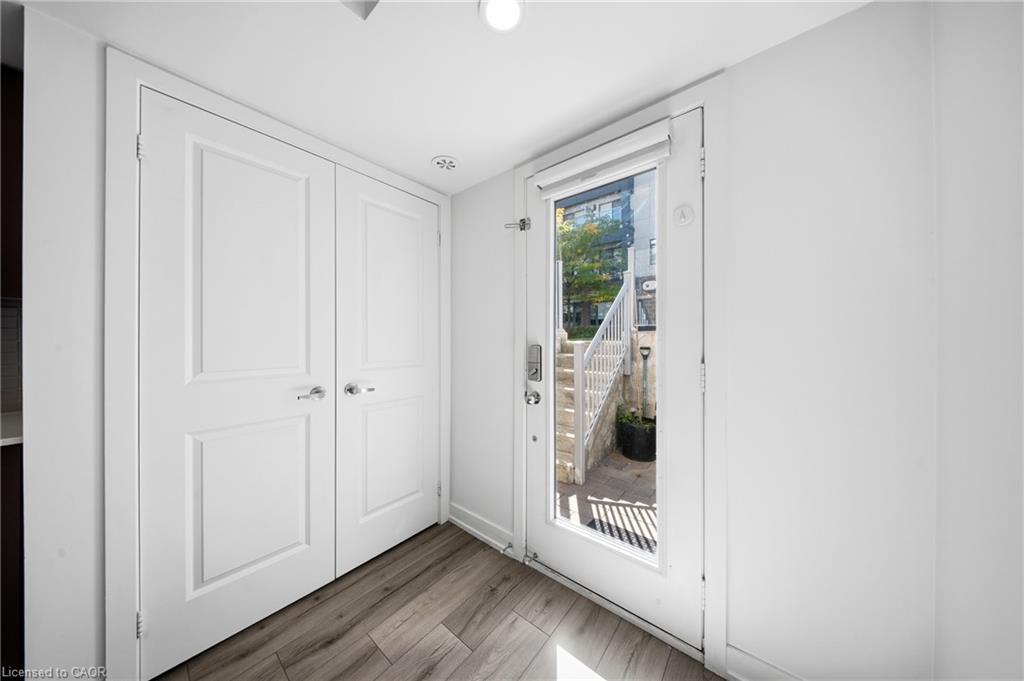 117-3078 Sixth Line Property Photo 34