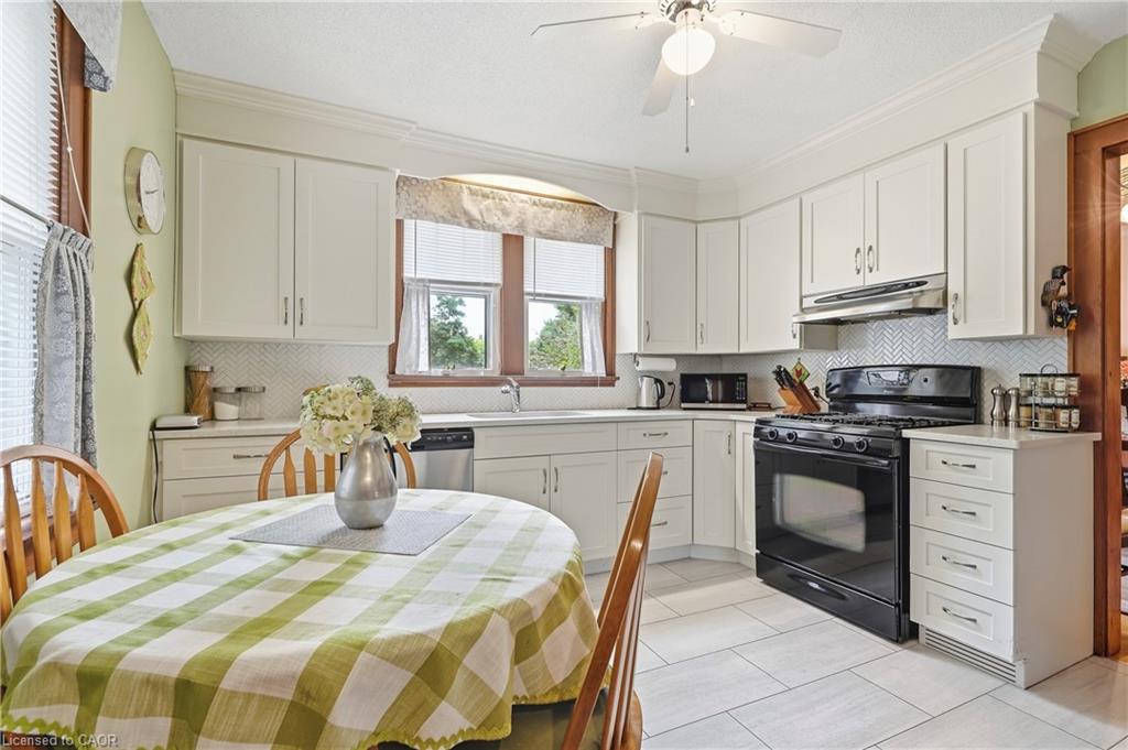 240 Canboro Road Property Photo 10