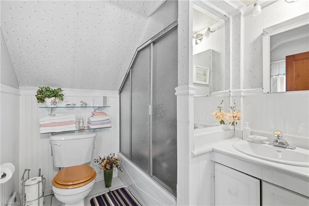240 Canboro Road Property Photo 15