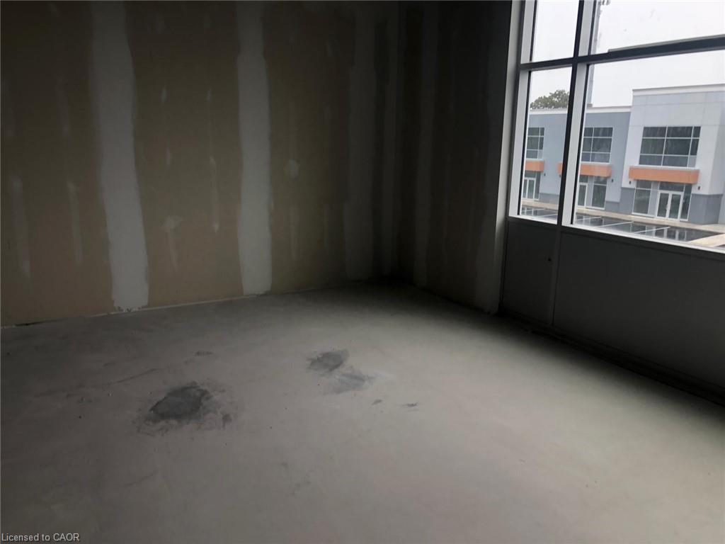 202-1038 Garner Road W Property Photo 10