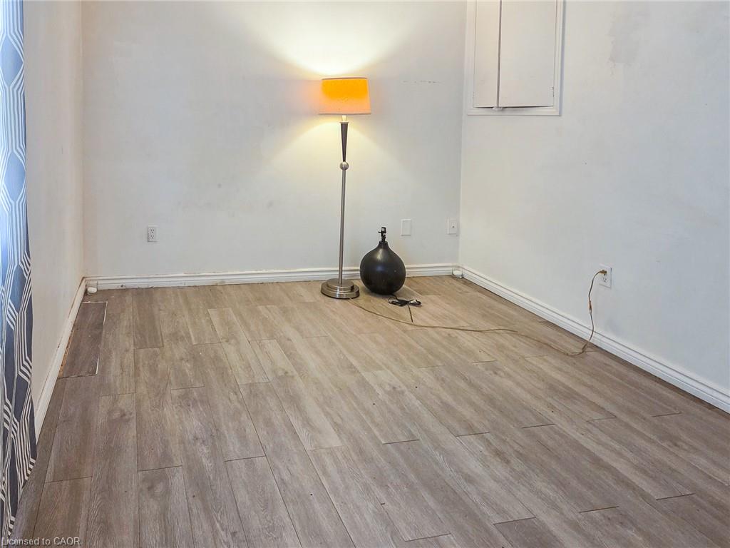 212 Niagara Street Property Photo 5