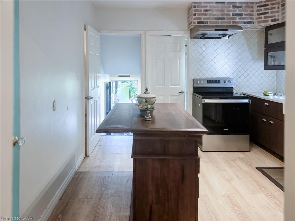 212 Niagara Street Property Photo 10