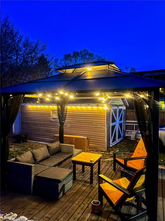 212 Niagara Street Property Photo 22