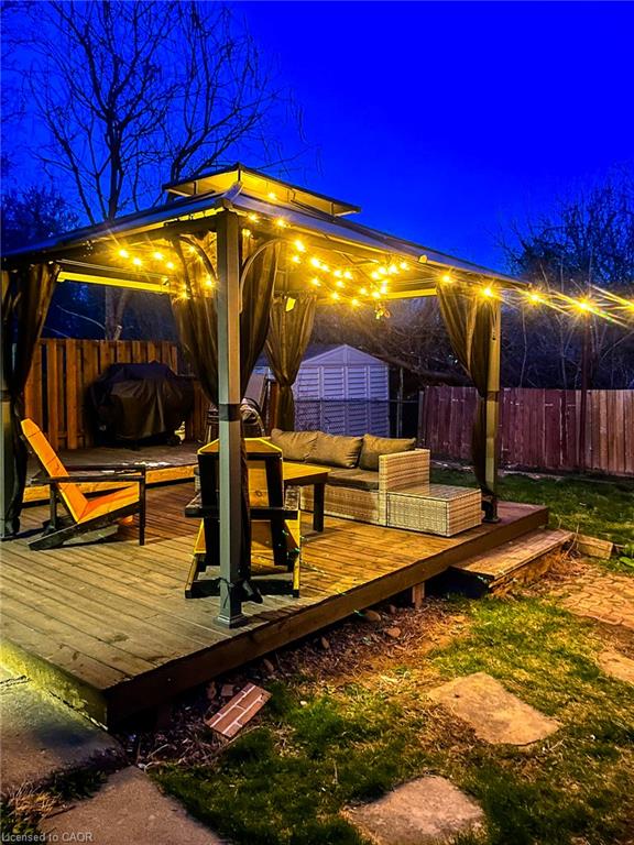 212 Niagara Street Property Photo 23