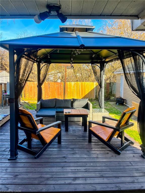 212 Niagara Street Property Photo 24