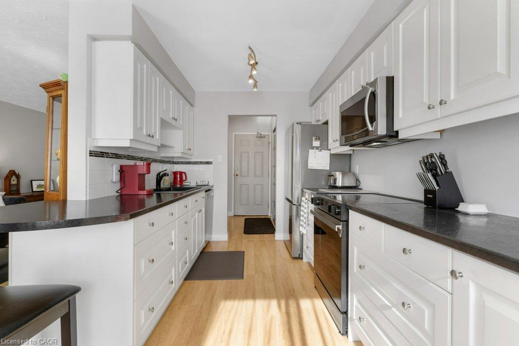 1-320 Traynor Avenue Property Photo 6