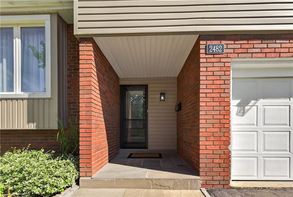 2482 Windjammer Road E Property Photo 3