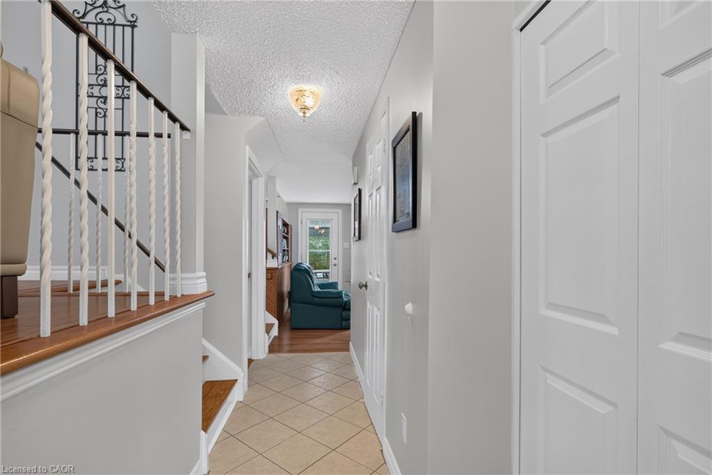 2482 Windjammer Road E Property Photo 4