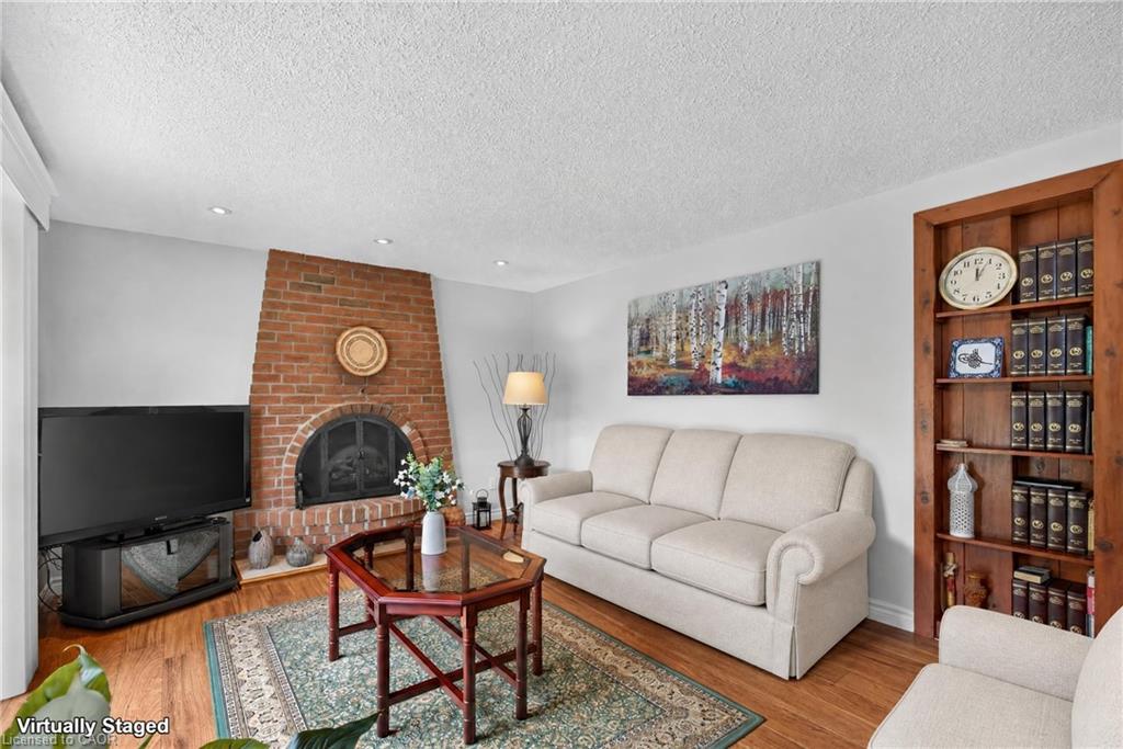 2482 Windjammer Road E Property Photo 9