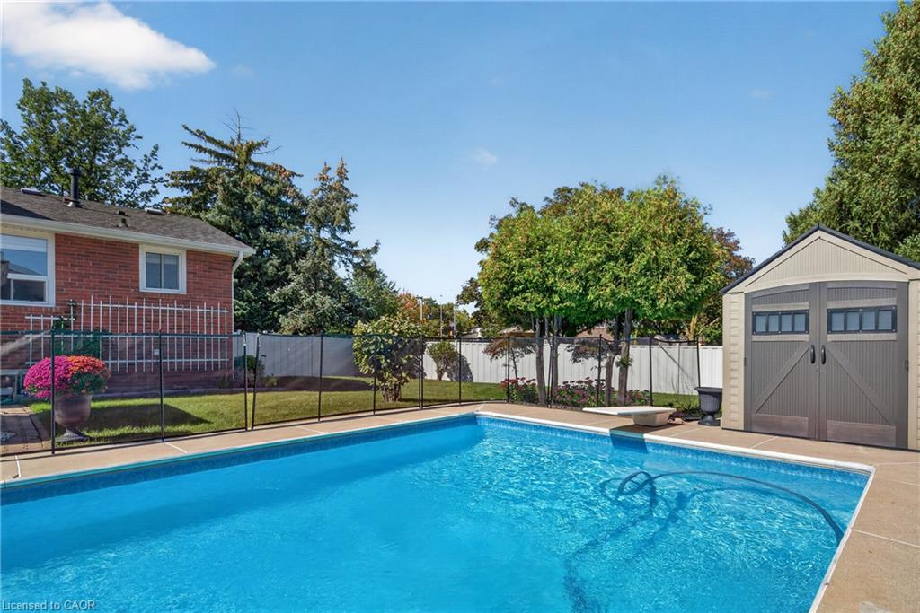 2482 Windjammer Road E Property Photo 39