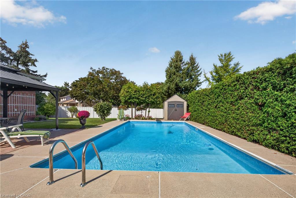 2482 Windjammer Road E Property Photo 40